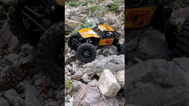 dry creek bed crawling05 - Axial Capra UTB18 #axialcapra #utb18 #crawler4ws