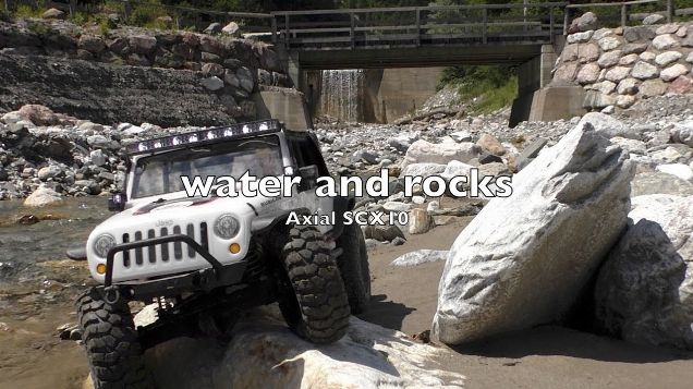 Axial SCX10 - water and rocks