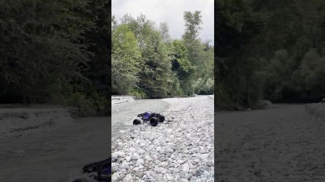 jump into the river - Traxxas Summit 1/10 #Summit #traxxas #traxxassummit