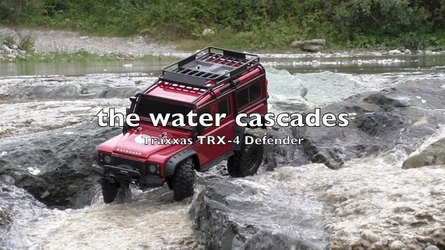 Traxxas TRX-4 Defender - the water cascades